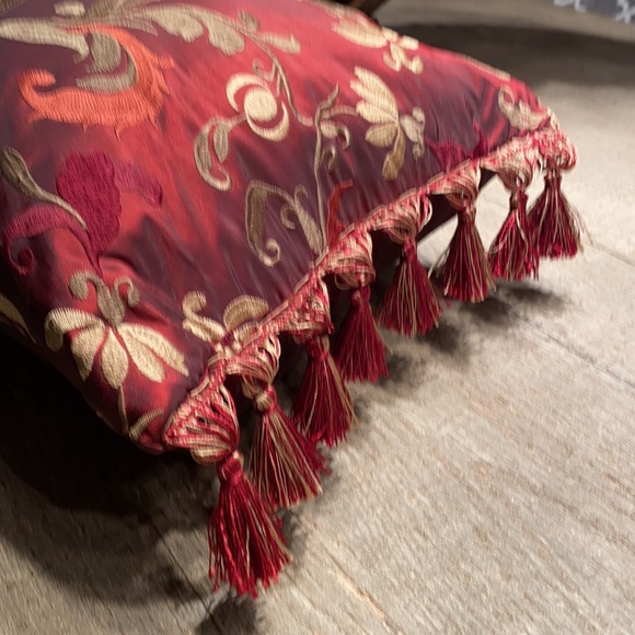 Red, gold, sage and sienna silk tassel pillow - Picture 2 of 10